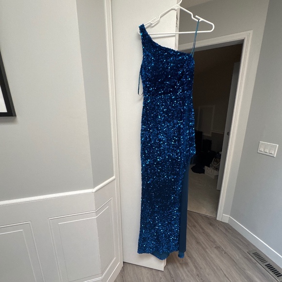 Prom Dress - Picture 1 of 5